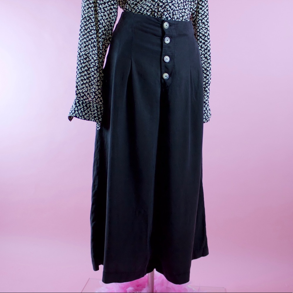 Zara Black Cropped Pant with Button Up Fly